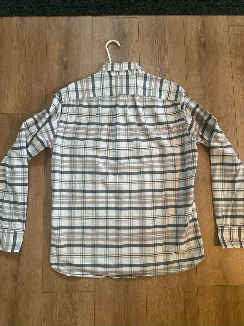 J. Crew Men's Long-Sleeve Plaid Button-Down Shirt in White and Gray